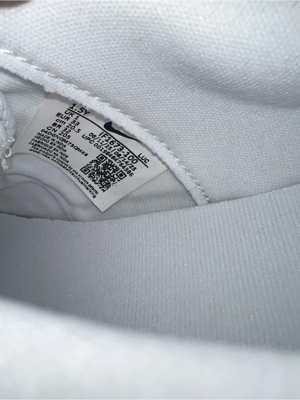 Kids’ White Nike Air Force 1 LE sneakers